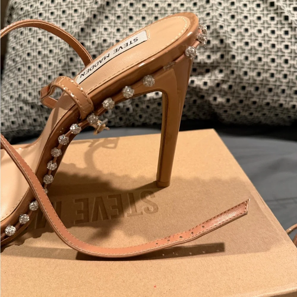 Steve Madden Zelle Heels. Sandal rhinestone crystal Nude. Size 11 - Picture 3 of 5